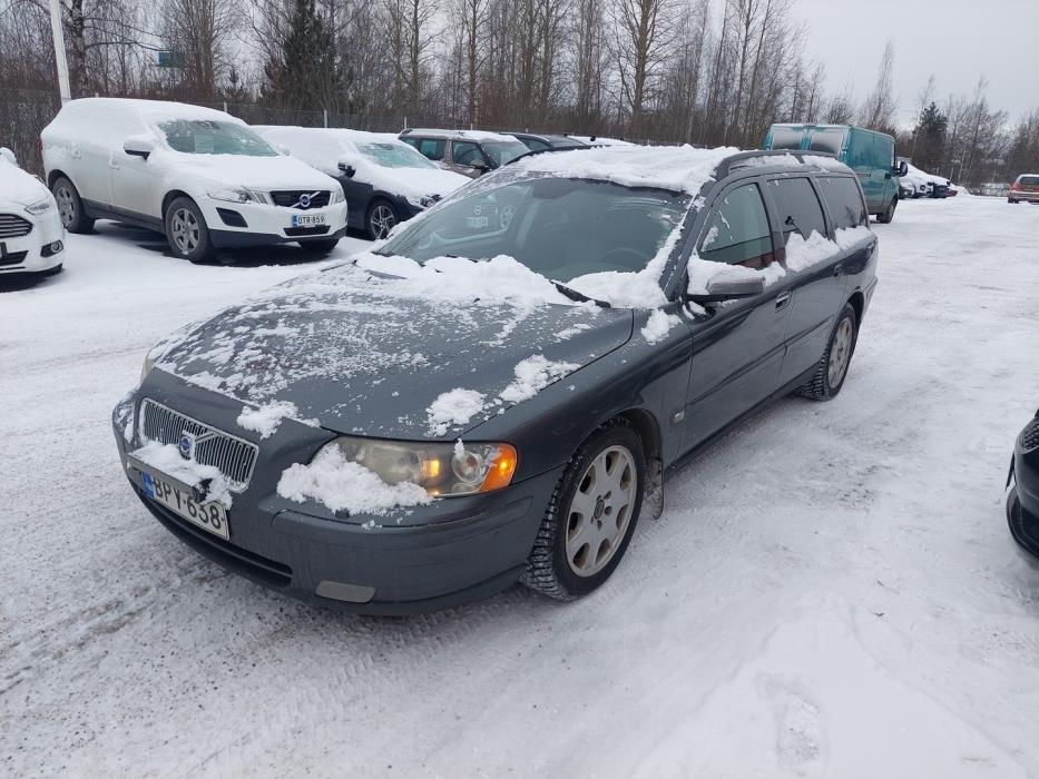 VOLVO V70 2005