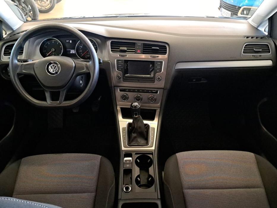 VOLKSWAGEN Golf 2015