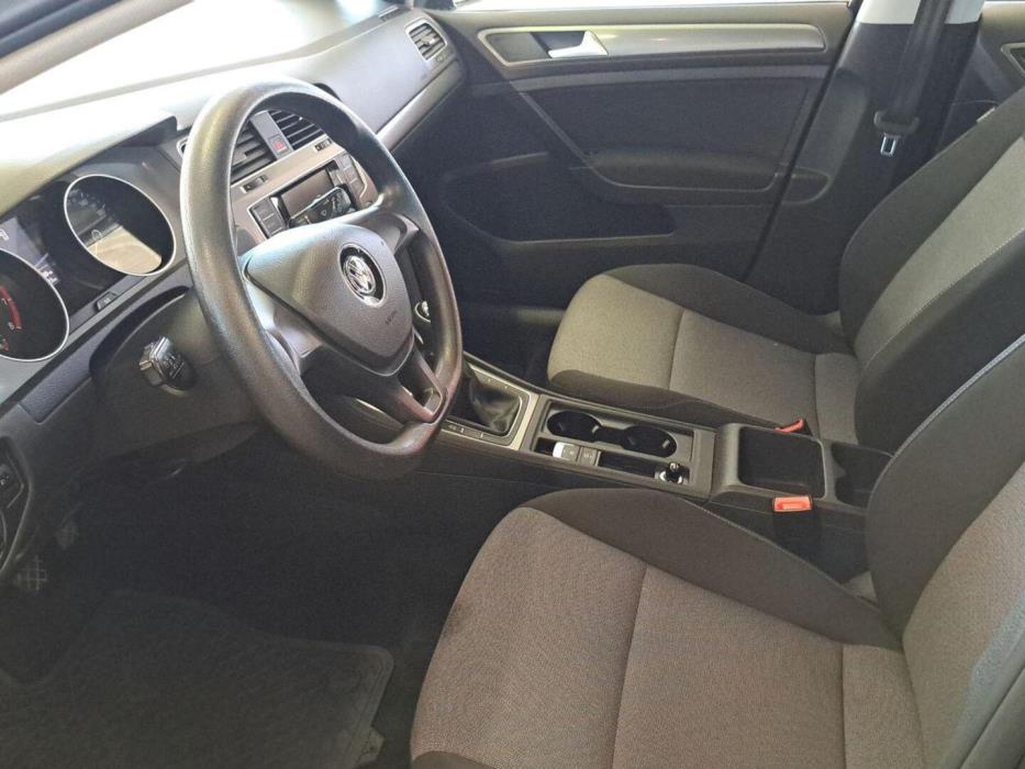 VOLKSWAGEN Golf 2015