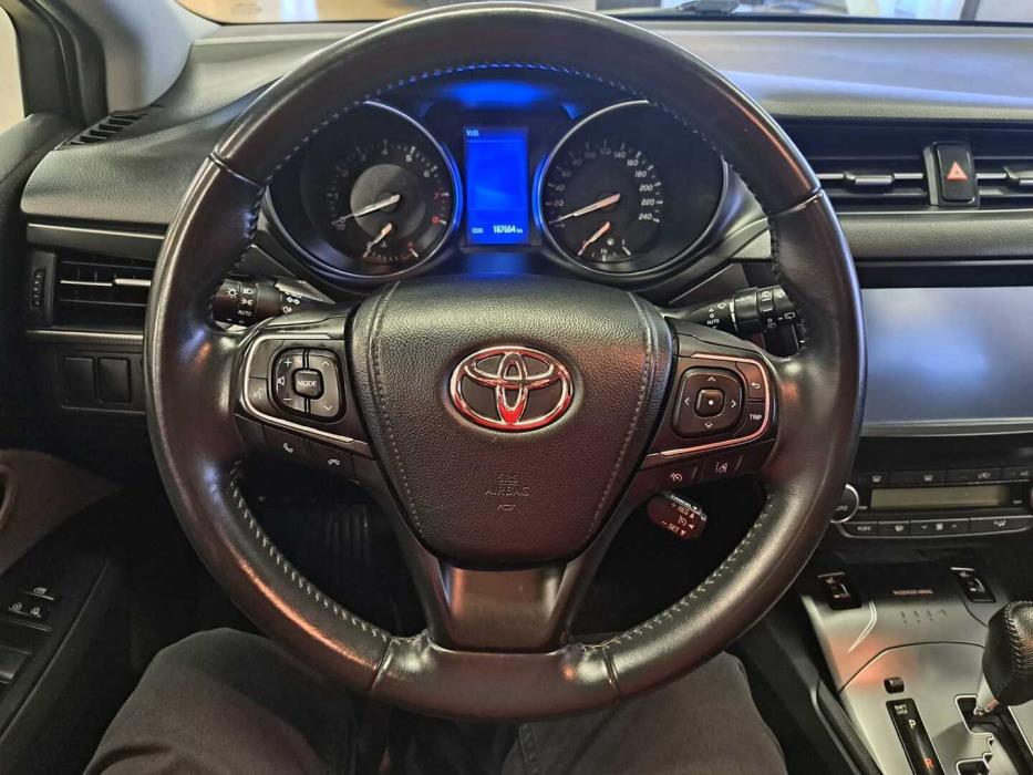 TOYOTA Avensis 2016