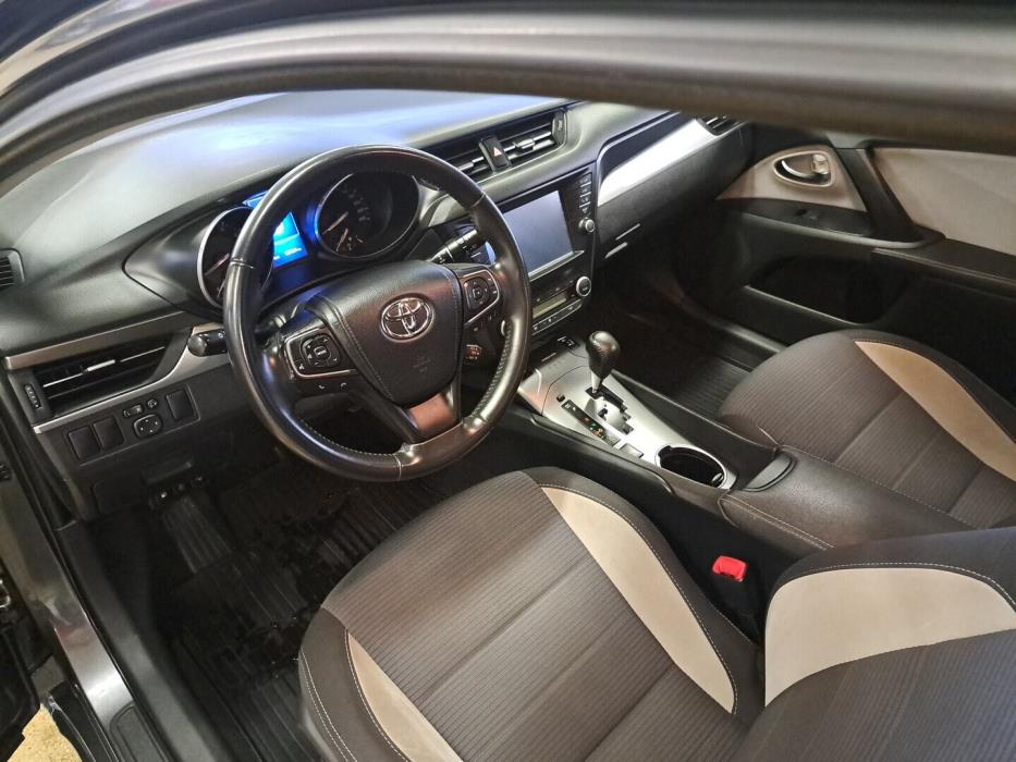 TOYOTA Avensis 2016