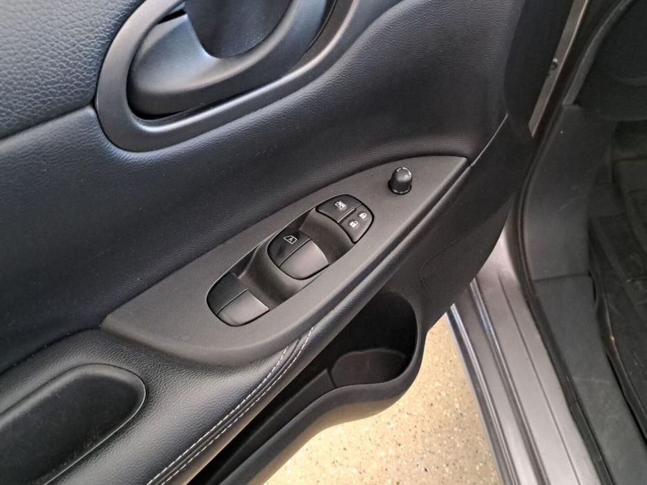 NISSAN Pulsar 2015