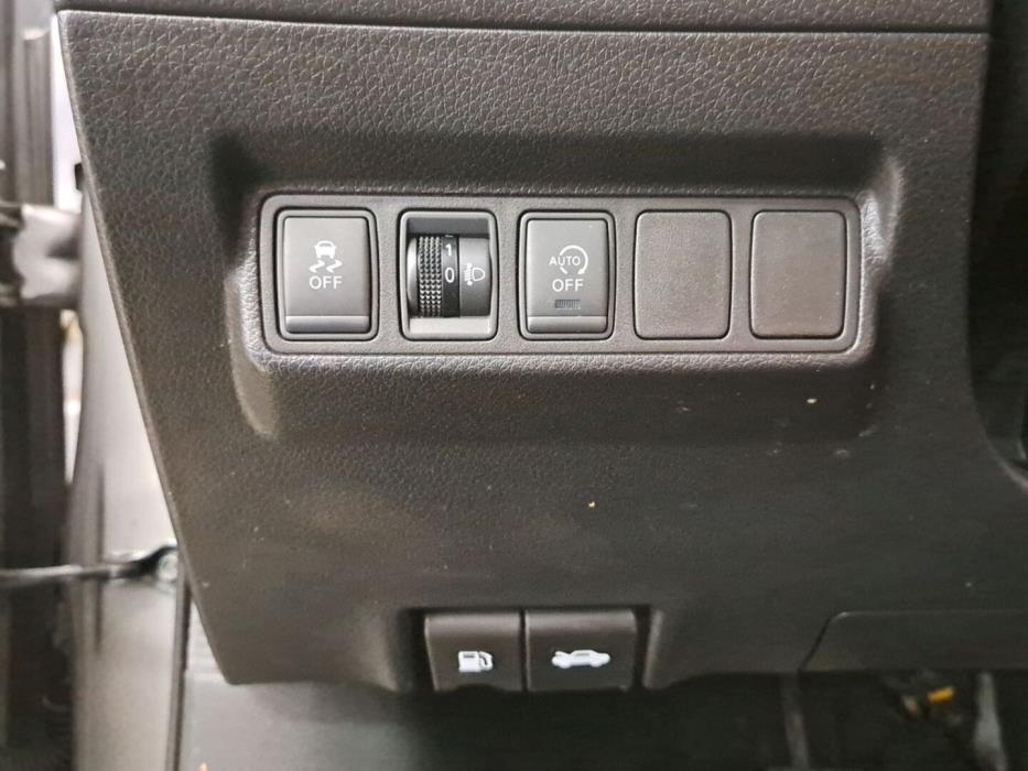 NISSAN Pulsar 2015