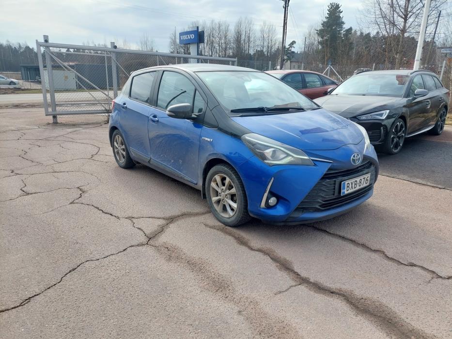 TOYOTA Yaris 2019