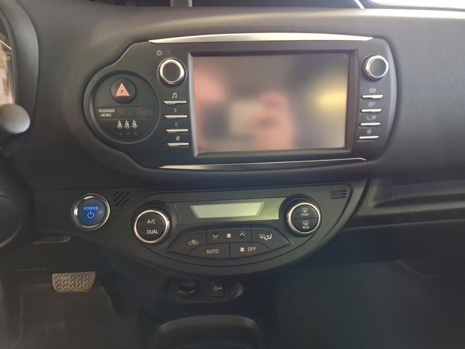TOYOTA Yaris 2019