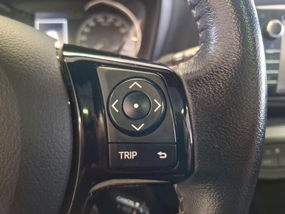TOYOTA Yaris 2019