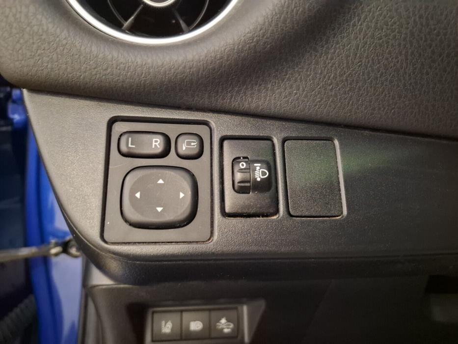 TOYOTA Yaris 2019