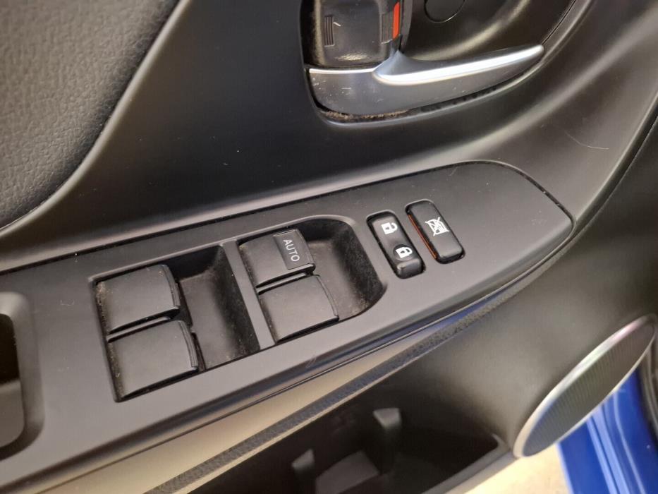 TOYOTA Yaris 2019