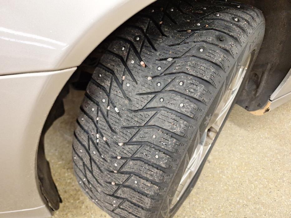 MERCEDES-BENZ E 2004