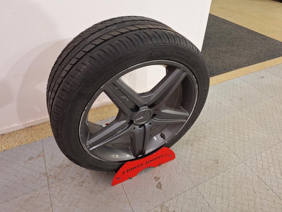 MERCEDES-BENZ E 2004