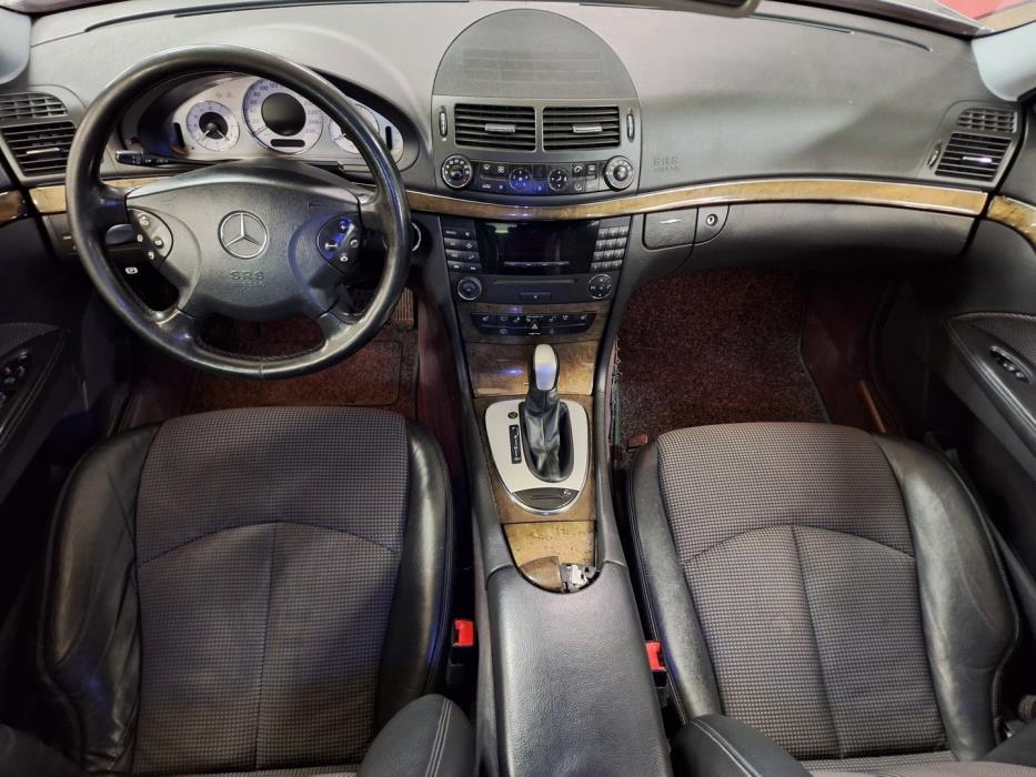 MERCEDES-BENZ E 2004