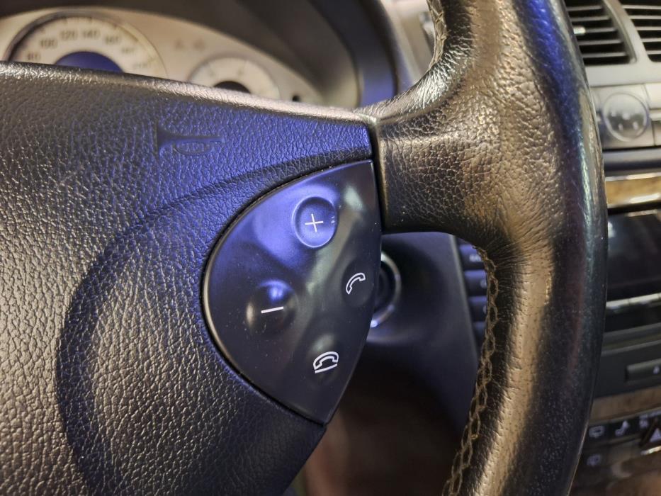 MERCEDES-BENZ E 2004