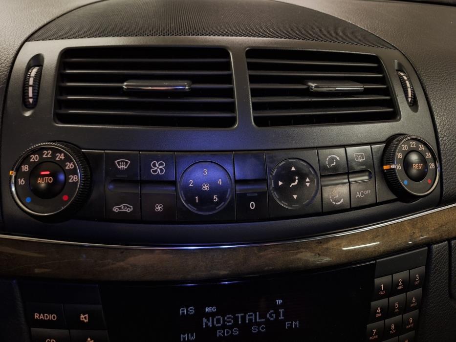 MERCEDES-BENZ E 2004