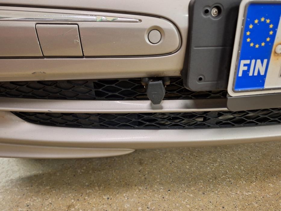 MERCEDES-BENZ E 2004