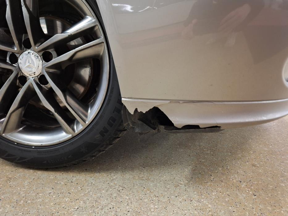 MERCEDES-BENZ E 2004