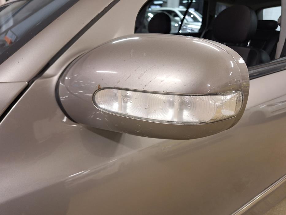 MERCEDES-BENZ E 2004