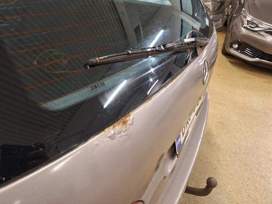 MERCEDES-BENZ E 2004