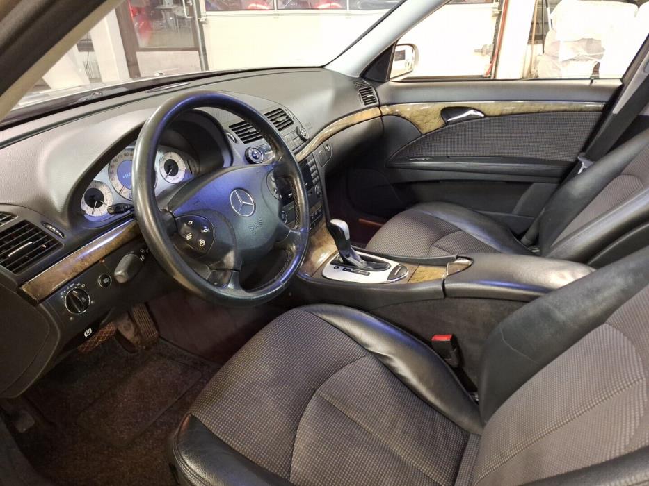 MERCEDES-BENZ E 2004