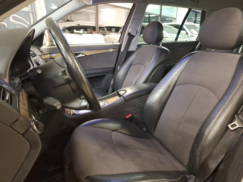 MERCEDES-BENZ E 2004