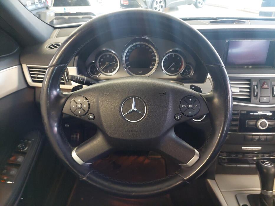 MERCEDES-BENZ E 2009