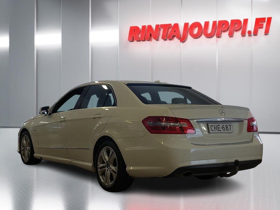 MERCEDES-BENZ E 2009