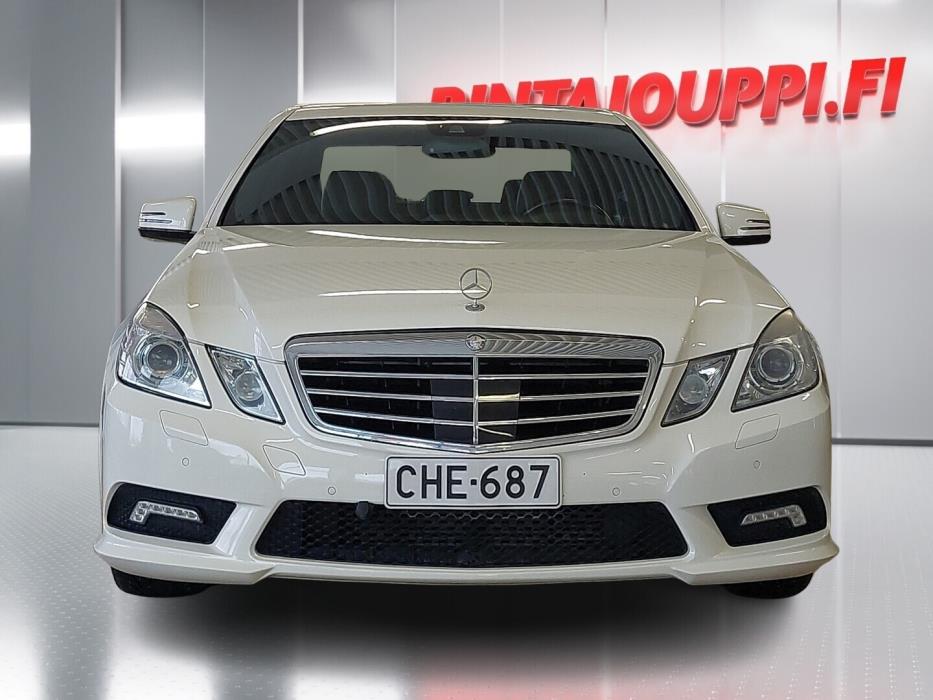 MERCEDES-BENZ E 2009
