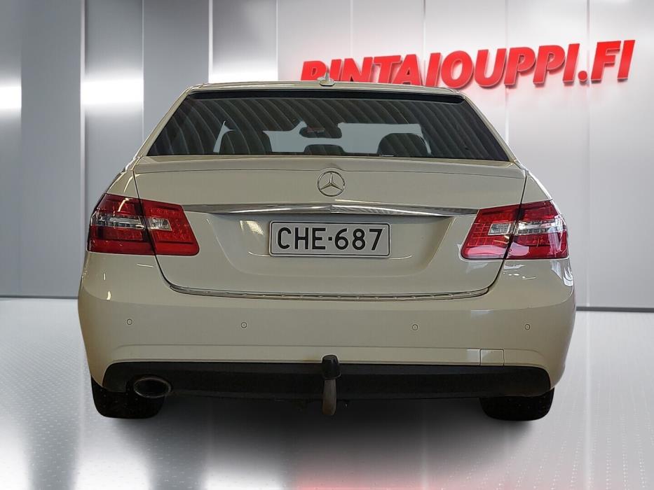 MERCEDES-BENZ E 2009