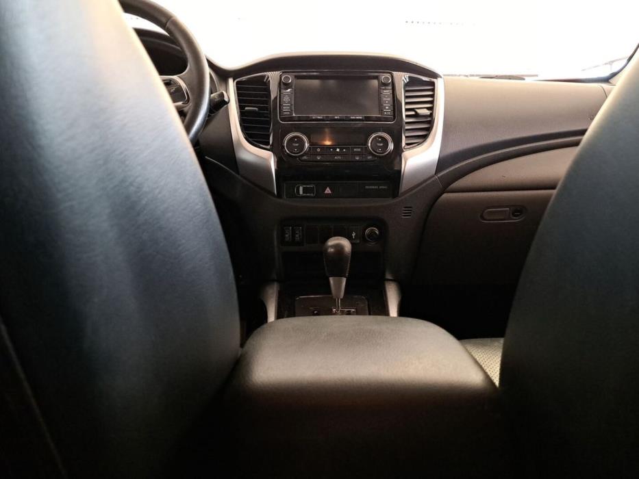 MITSUBISHI L200 2015