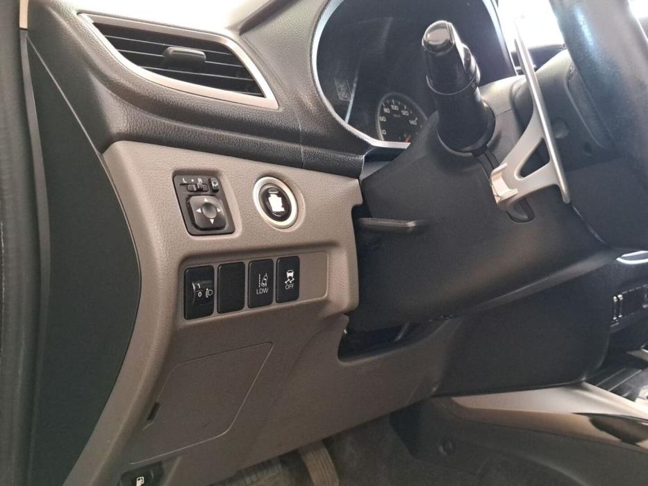 MITSUBISHI L200 2015