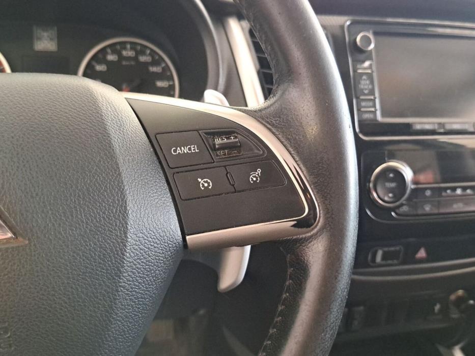 MITSUBISHI L200 2015