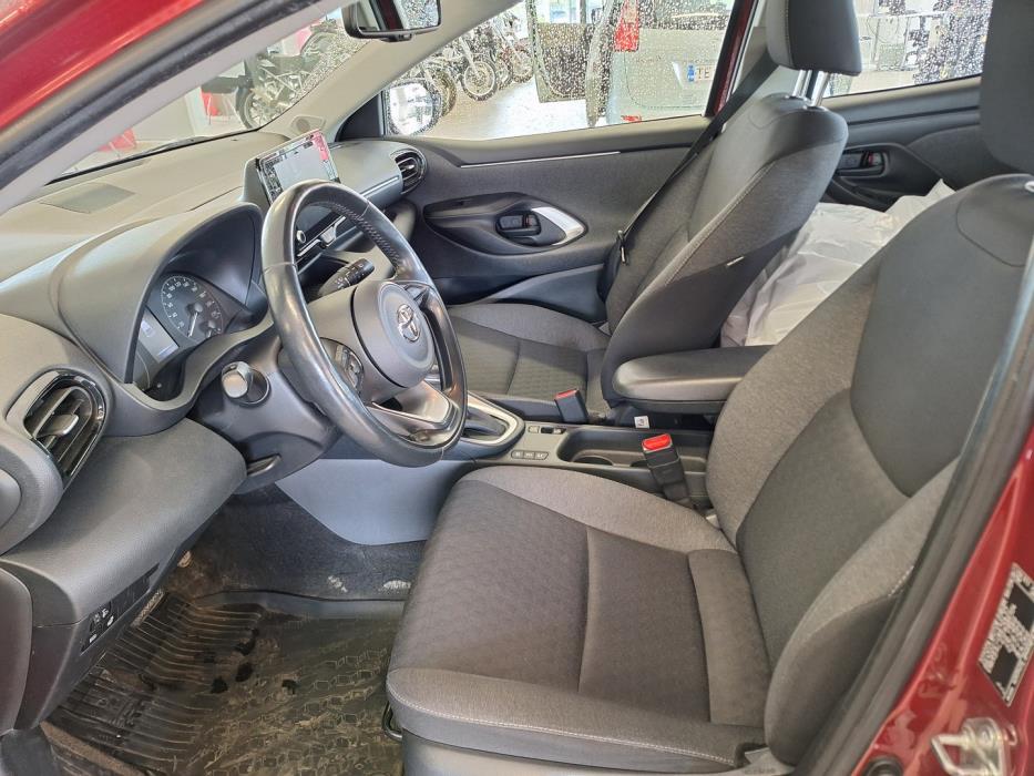 TOYOTA Yaris 2021