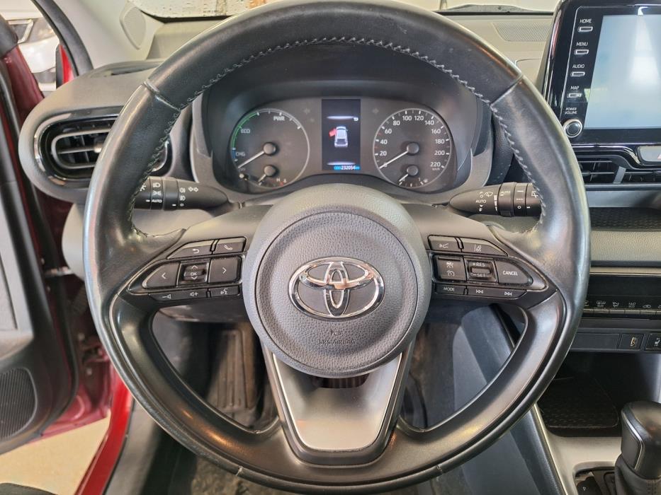 TOYOTA Yaris 2021