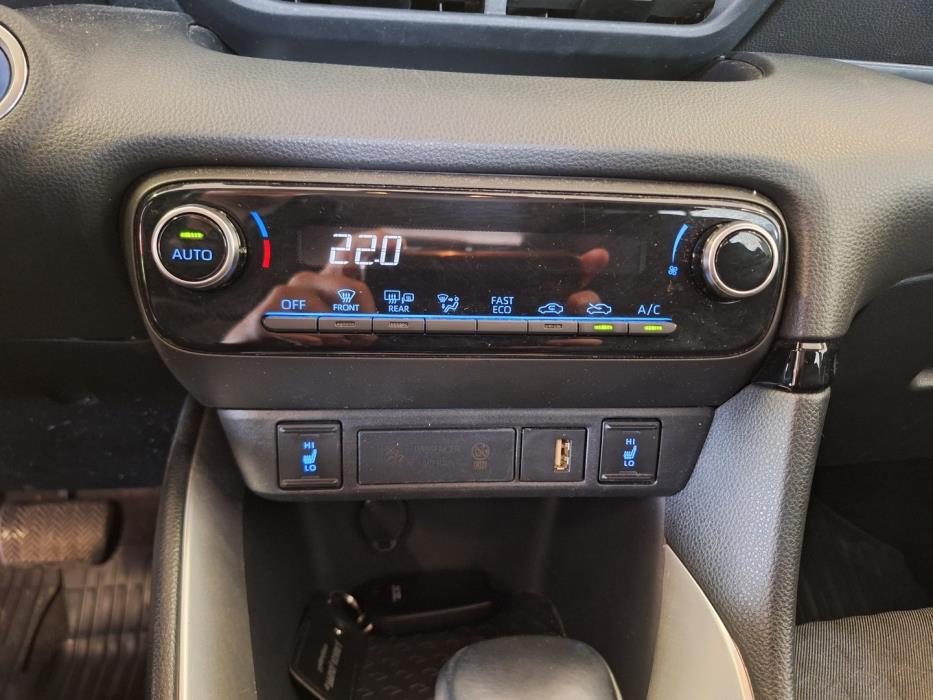 TOYOTA Yaris 2021