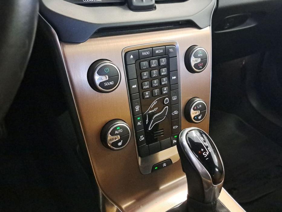 VOLVO V40 Cross Country 2017
