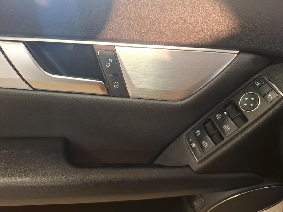 MERCEDES-BENZ C 2012