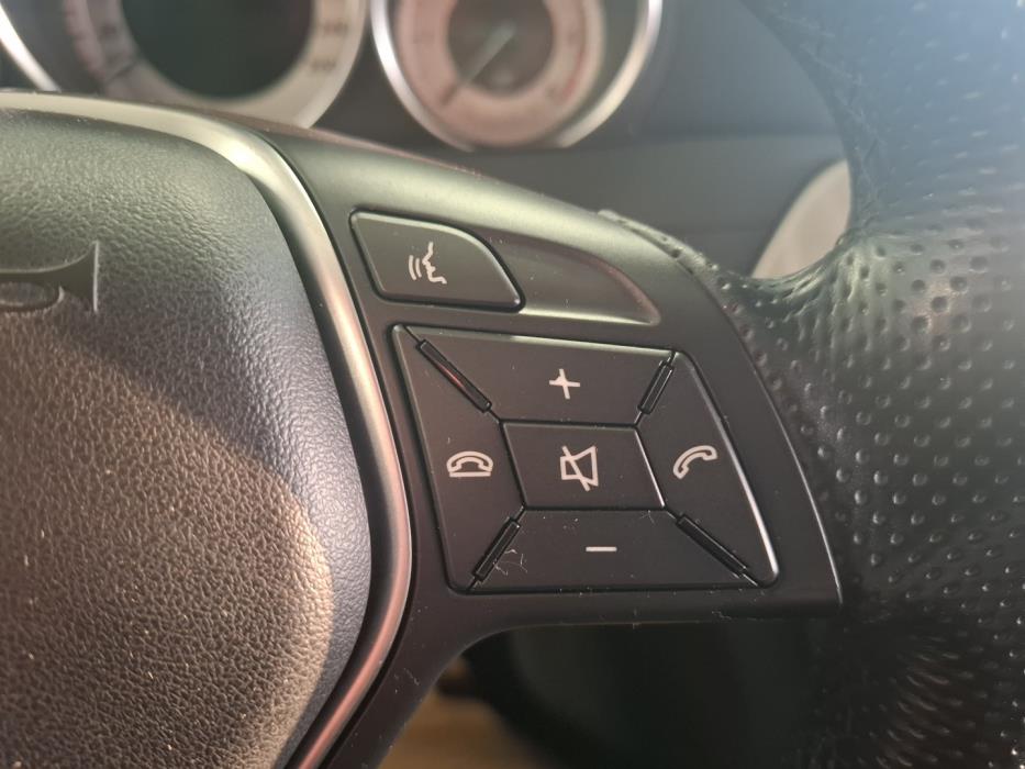 MERCEDES-BENZ C 2012