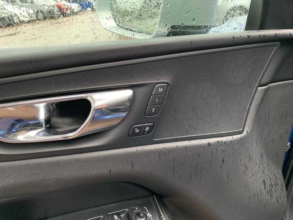 VOLVO XC60 2018