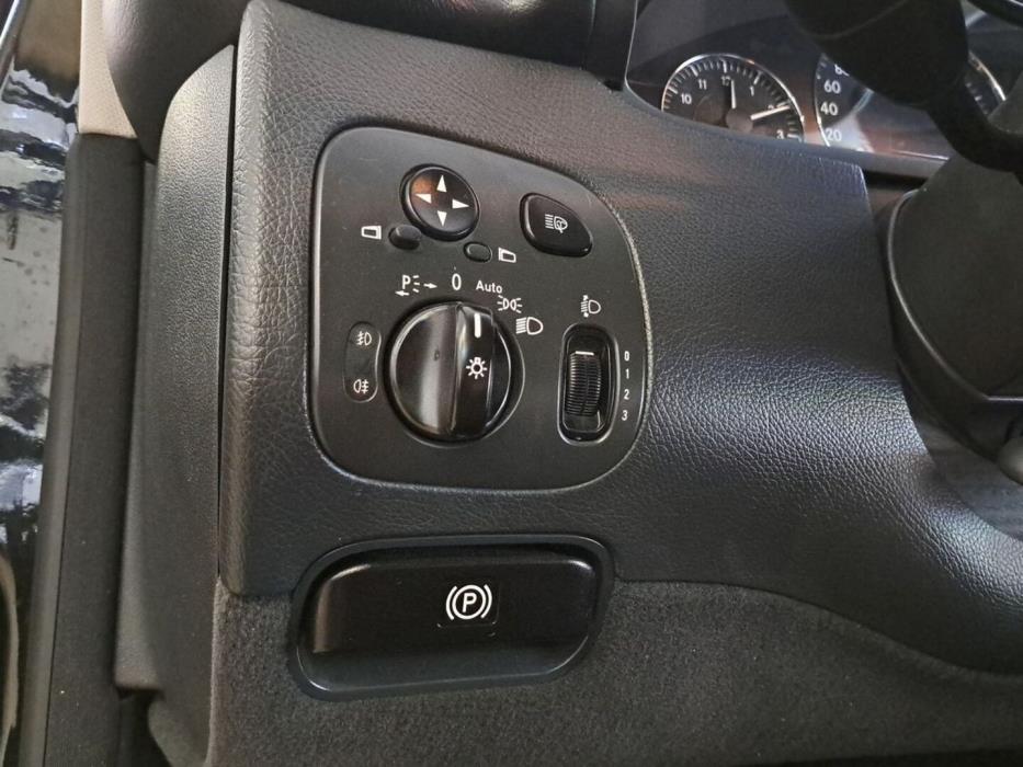 MERCEDES-BENZ CLK 2005