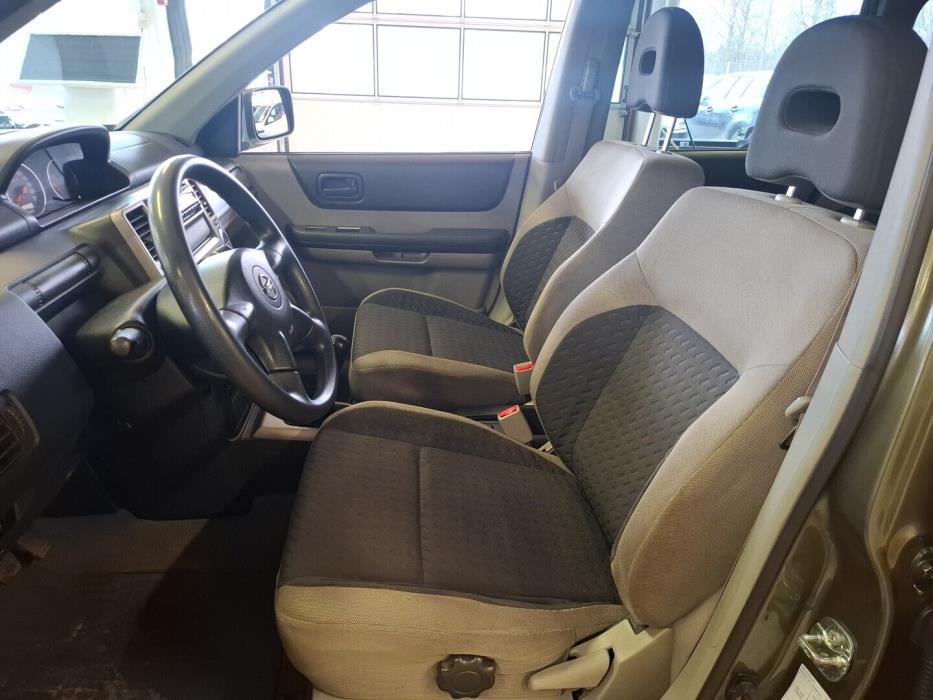 NISSAN X-TRAIL 2004