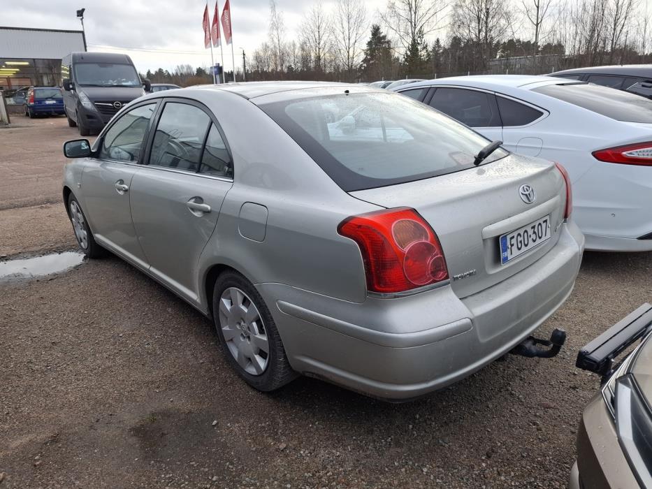 TOYOTA Avensis 2005