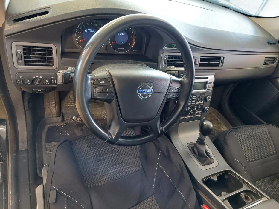 VOLVO V70 2010