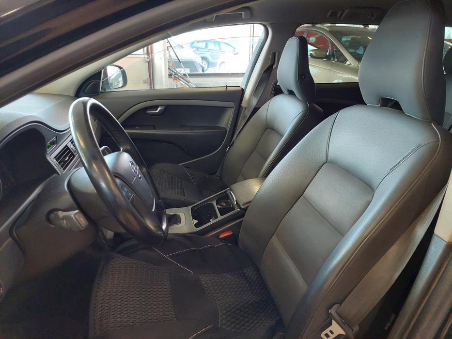 VOLVO V70 2010