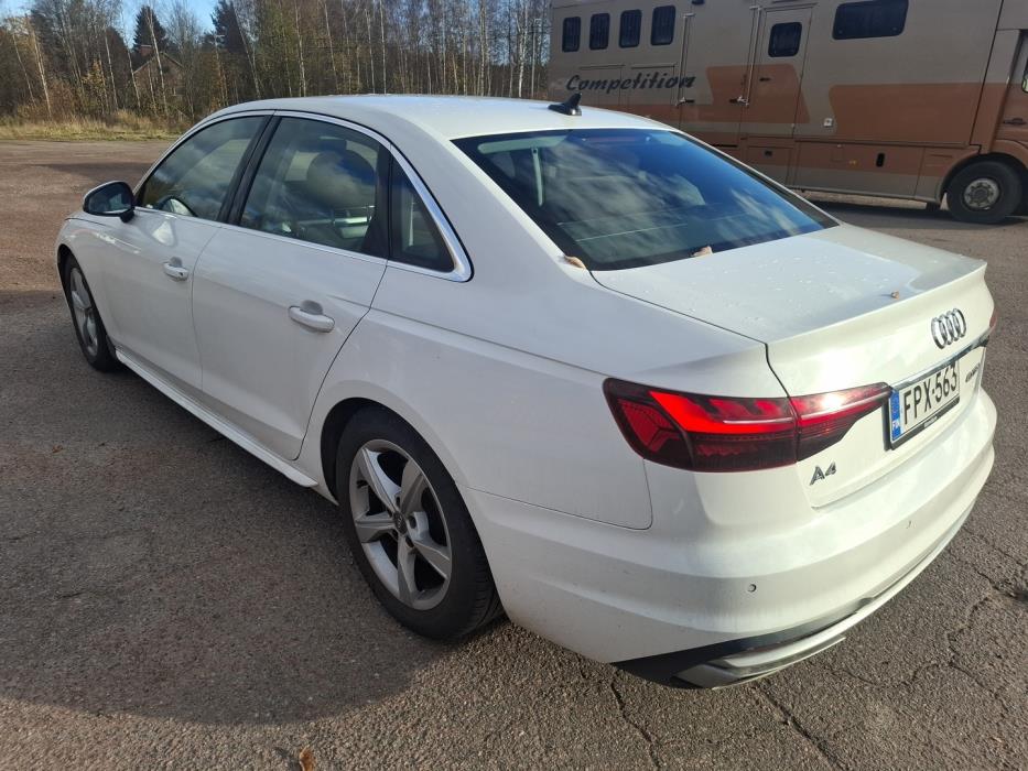 AUDI A4 2021