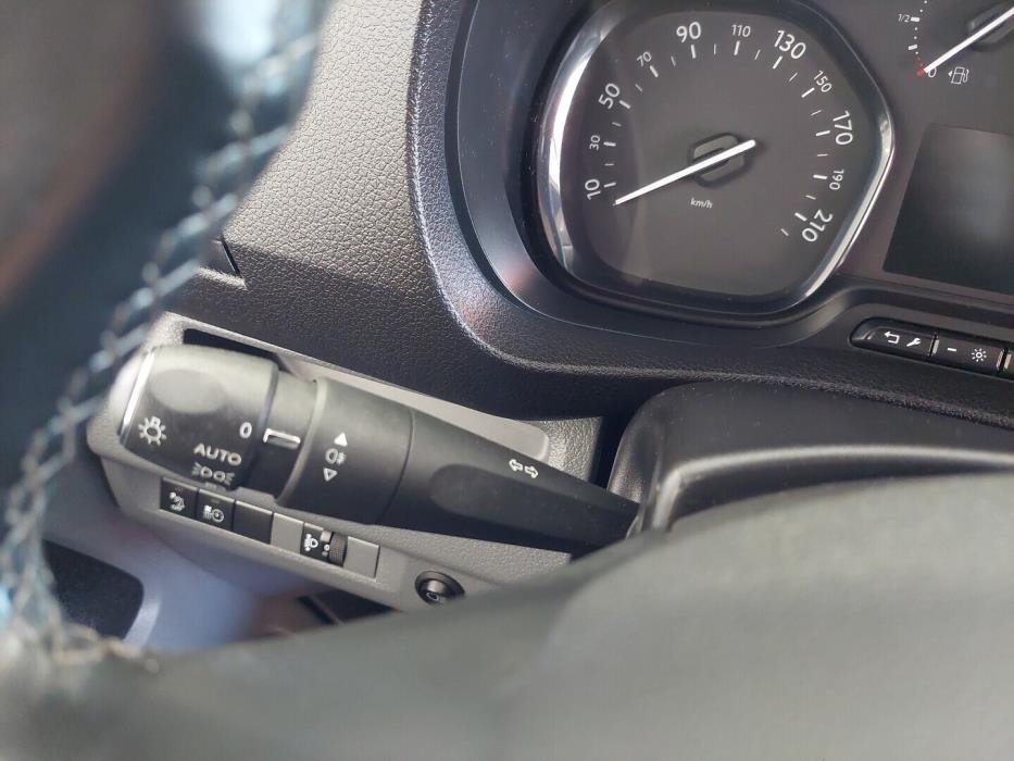 OPEL Vivaro 2021