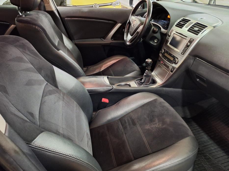TOYOTA Avensis 2014