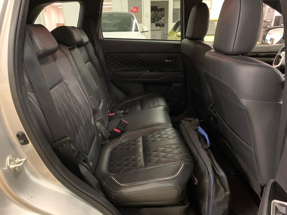 MITSUBISHI Outlander PHEV 2020