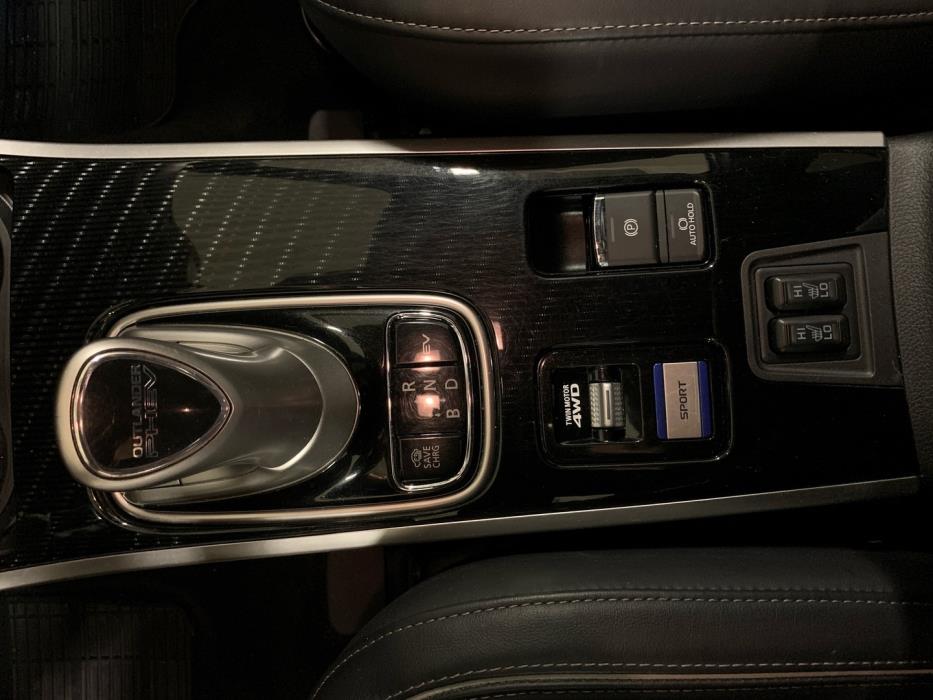 MITSUBISHI Outlander PHEV 2020