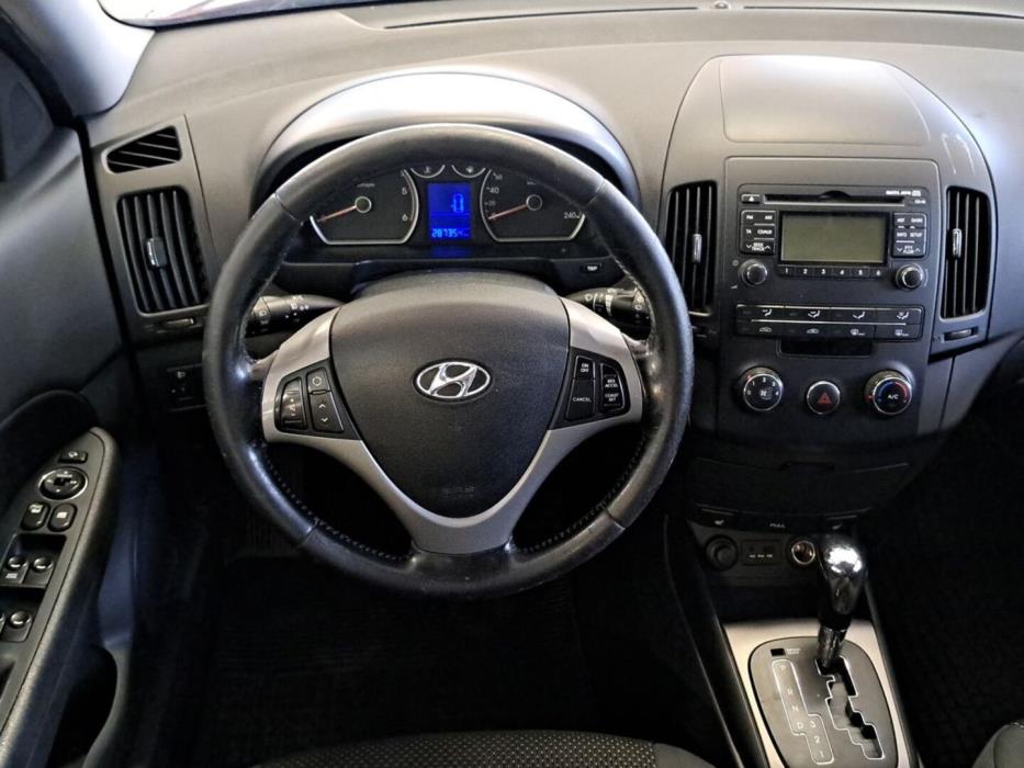 HYUNDAI i30 2010