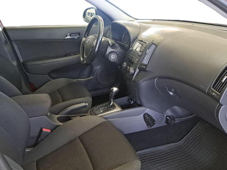 HYUNDAI i30 2010