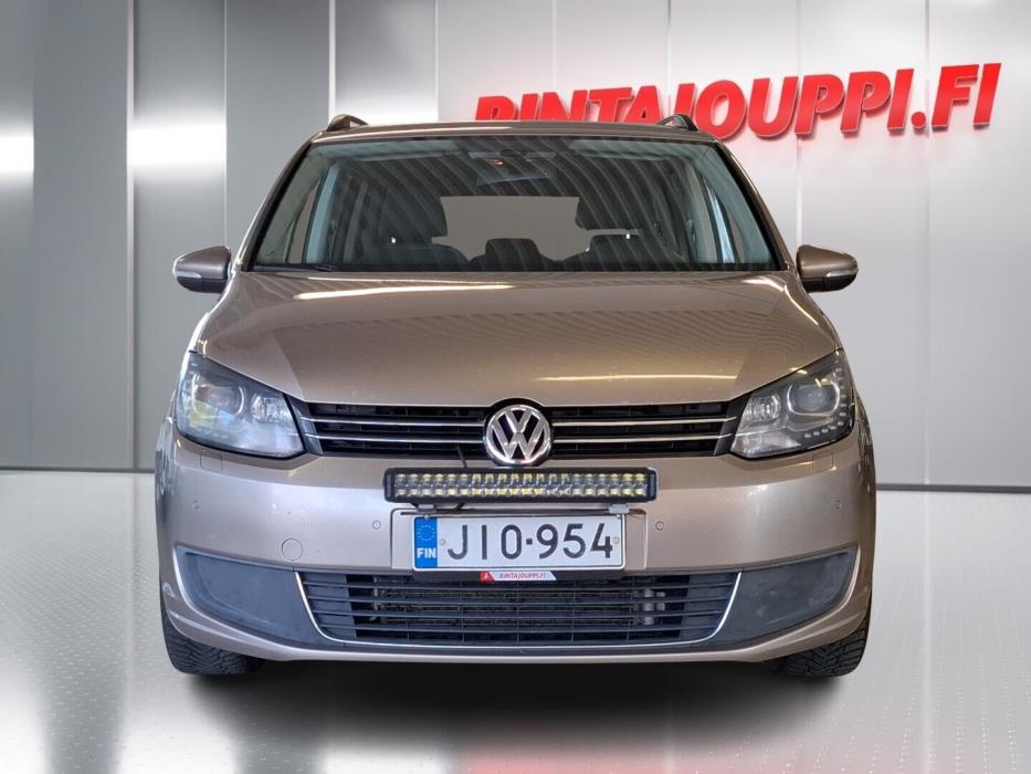 VOLKSWAGEN Touran 2011